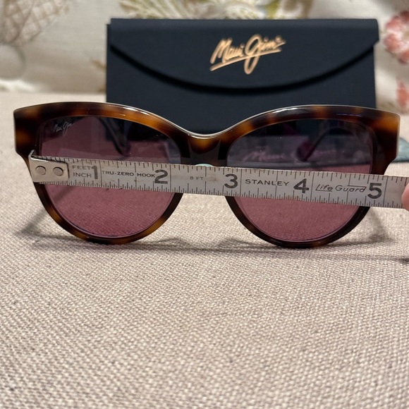 Maui Jim Tortoise Sunglasses with Floral Interior - Picture 11 of 11
